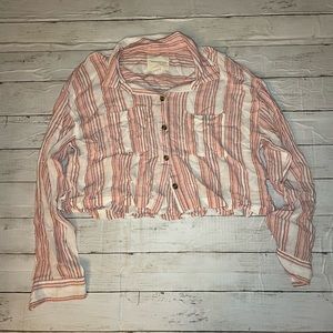 Aeropostale cropped flannel size Large